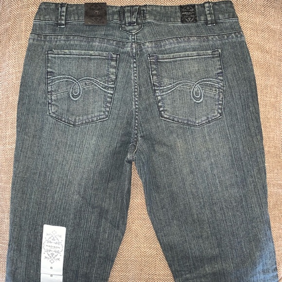 NWT Madison Bootcut Jeans Size 8. - Picture 4 of 10